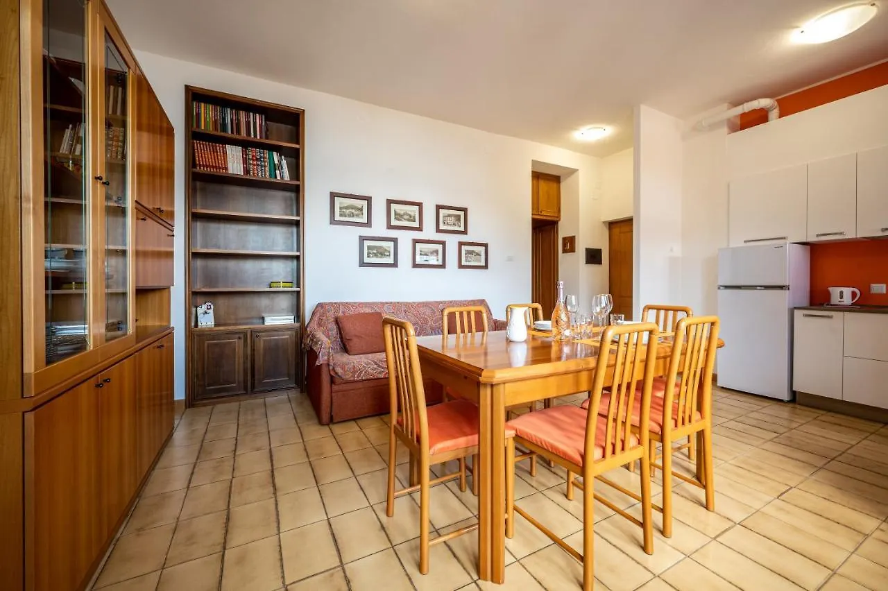 Lakeside Apartment With Balcony And Lake View Gravedona - Larihome A23